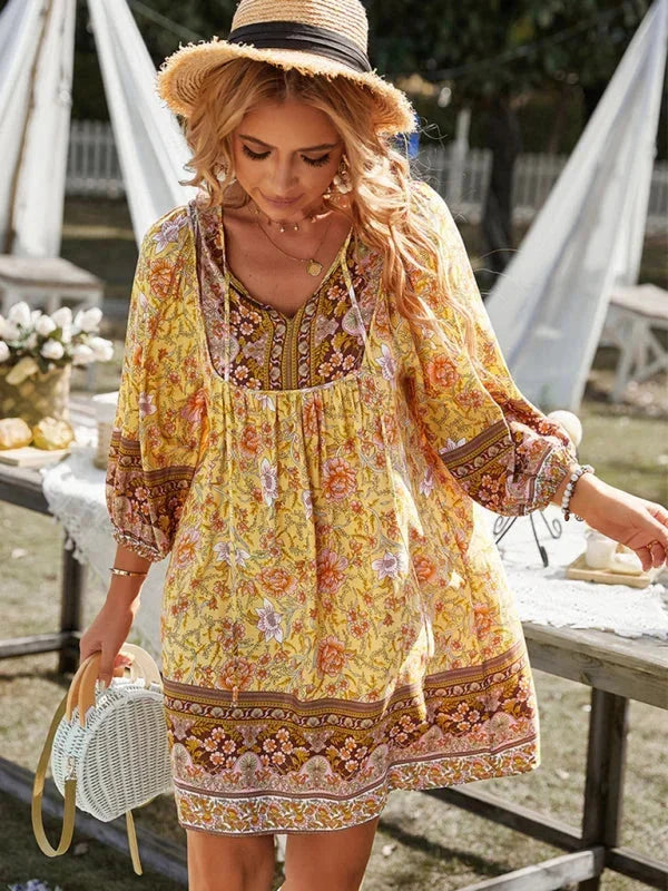 Robe courte bohème femme imprimé floral col V manches 3/4 | ROBEMODE
