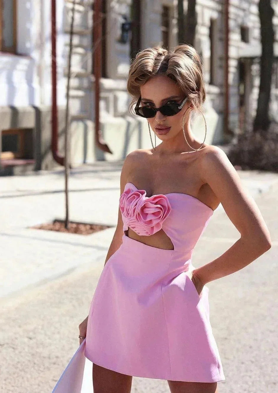 Robe courte bustier femme avec découpe florale soirée | Coupe féminine + Style élégant + Facile à accessoiriser – ROBEMODE