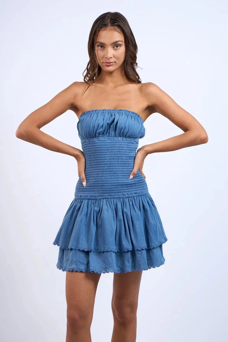 Robe courte bustier smockée volants bleu denim été plage | ROBEMODE