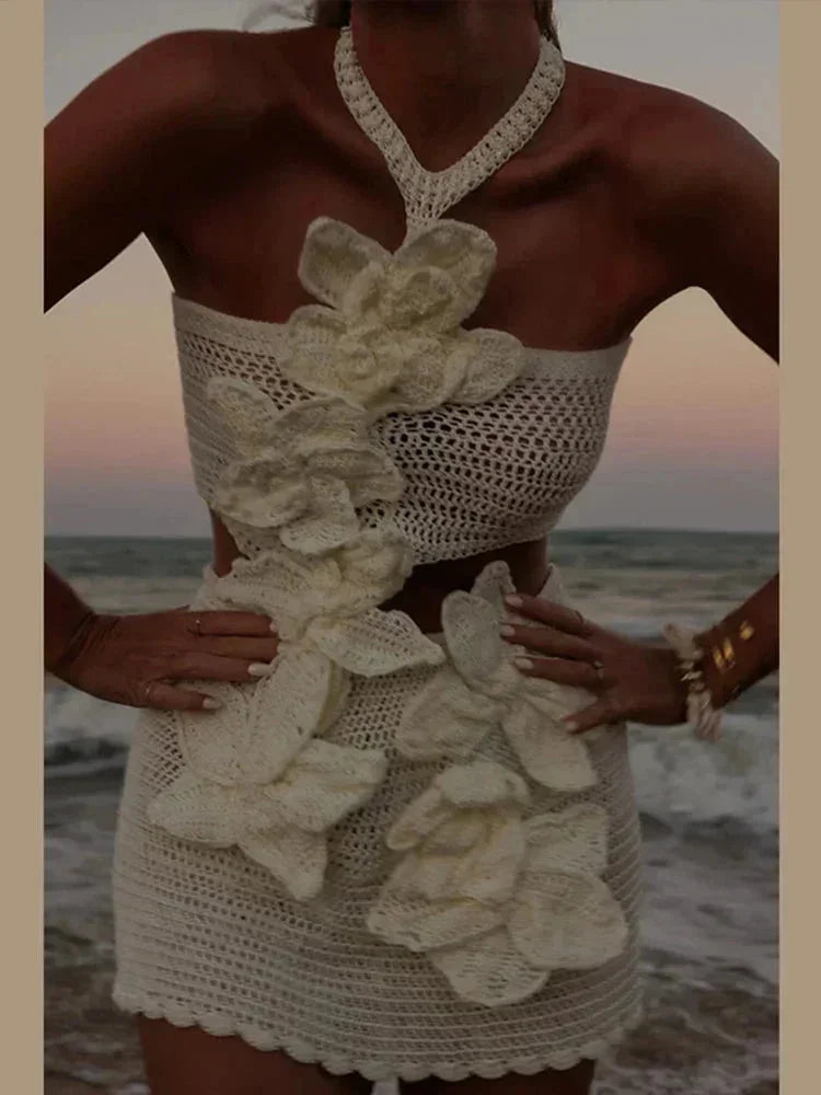 Robe courte femme crochet beige avec fleurs découpées | ROBEMODE