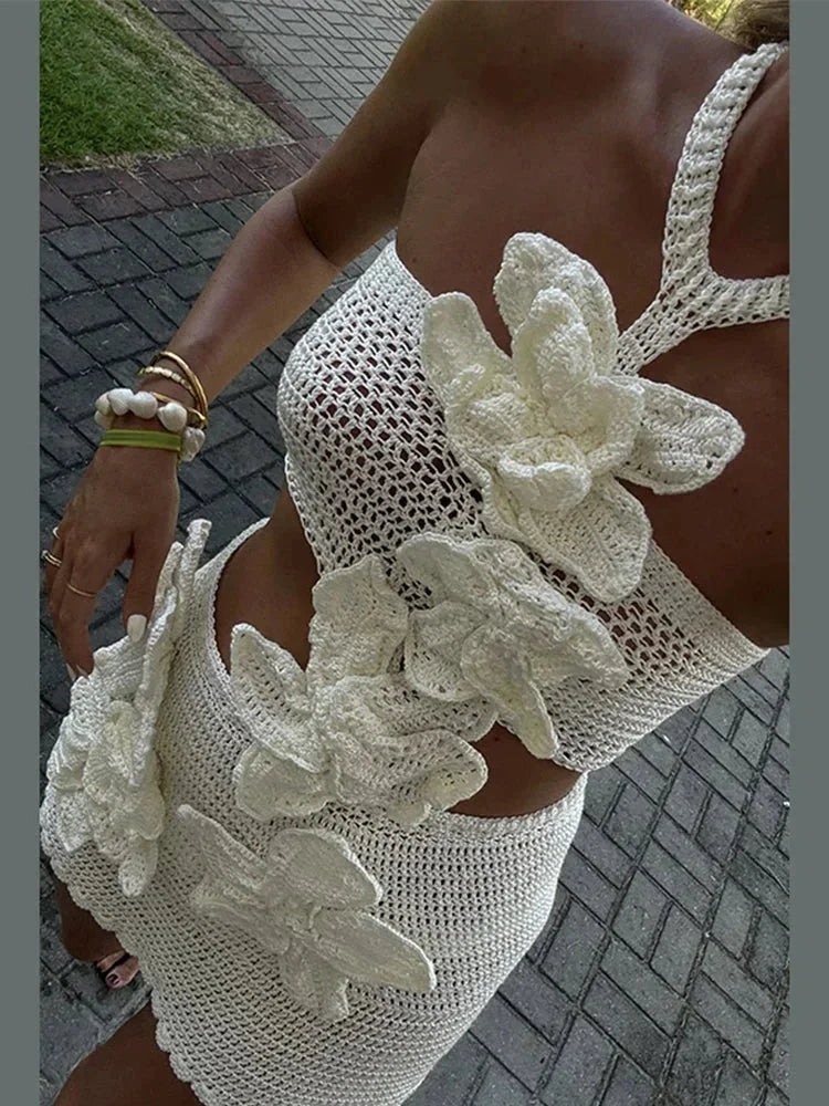 Robe courte femme crochet beige avec fleurs découpées | ROBEMODE