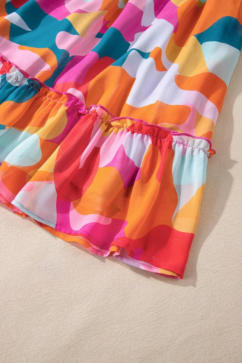 Robe courte femme colorée à manches longues décolleté V | Coupe féminine + Style élégant + Facile à accessoiriser – ROBEMODE
