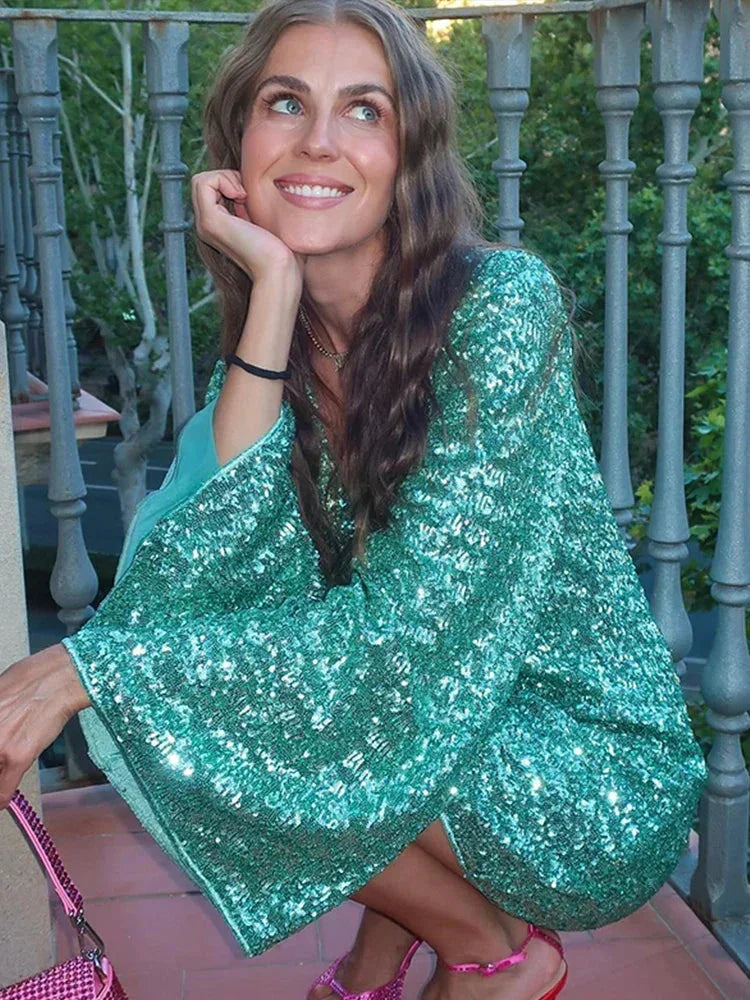 Robe Courte Pailletée Col Plongeant Manches Évasées | Scintillante Soirée Clubbing | ROBEMODE