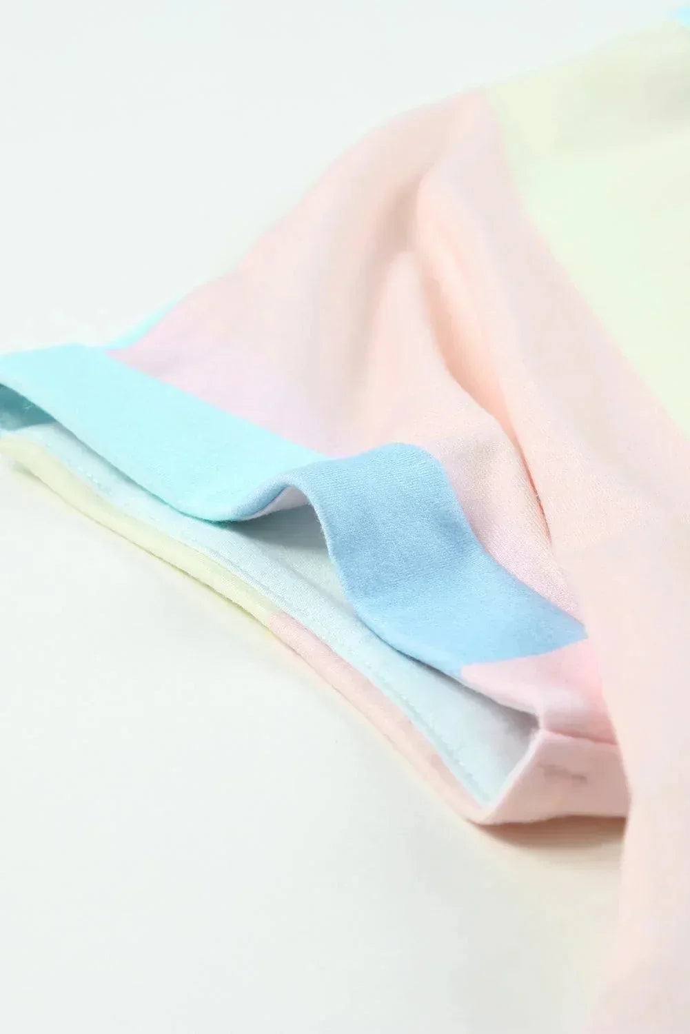 Robe courte fluide à volants et manches courtes été | ROBEMODE