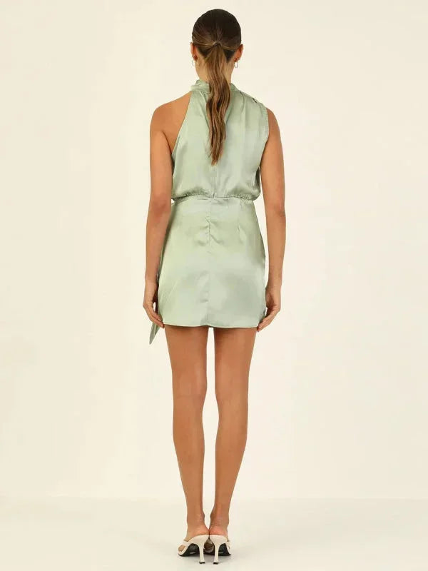 Robe courte femme satinée col bénitier avec ceinture | ROBEMODE