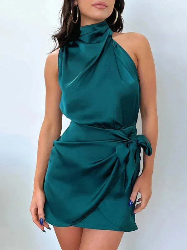 Robe courte femme satinée col bénitier avec ceinture | ROBEMODE