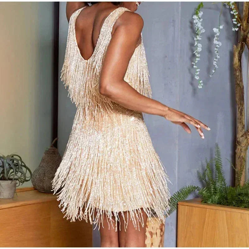 Robe courte soirée avec sequins et plumes bretelles fines