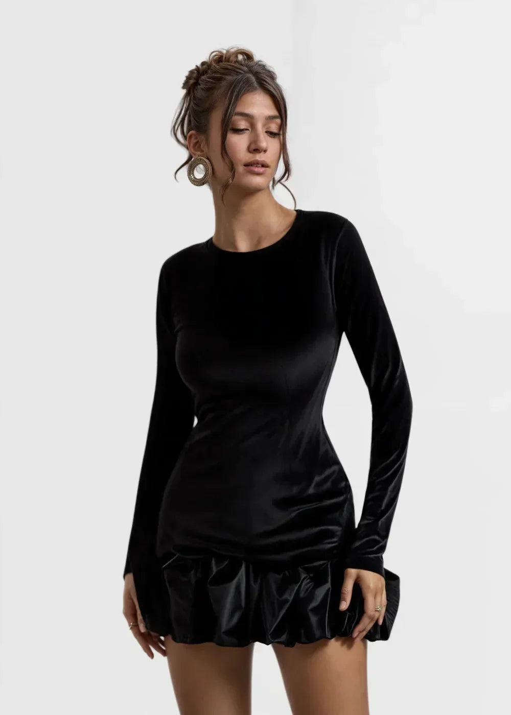 Robe Courte Velours Ourlet Volant Manches Longues Soirée | ROBEMODE