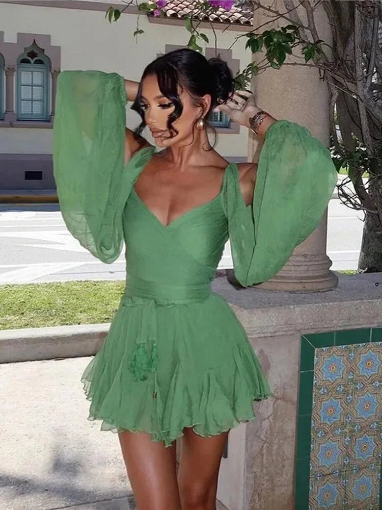 Robe courte verte avec manches bouffantes pour soirée | Coupe féminine + Style élégant + Facile à accessoiriser – ROBEMODE