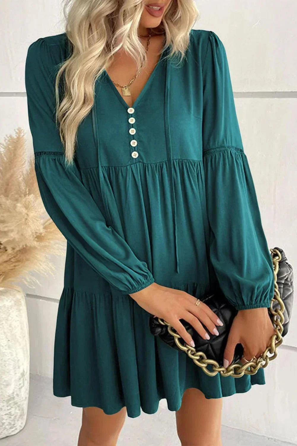 Robe Courte Volantée Boutons Manches Longues 3 Coloris | ROBEMODE