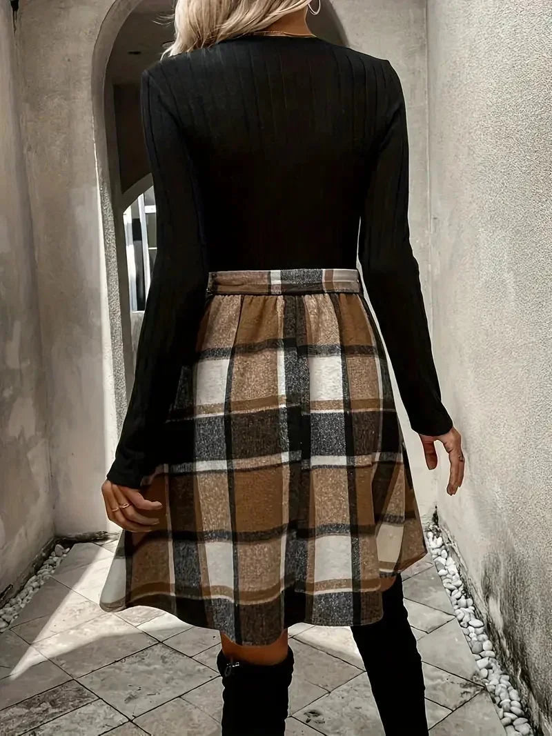 Robe noire femme manches longues avec jupe carreaux | ROBEMODE