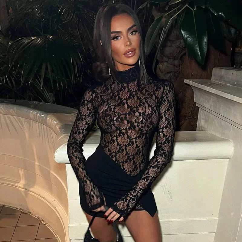 Mini robe moulante noire dentelle manches longues club | ROBEMODE