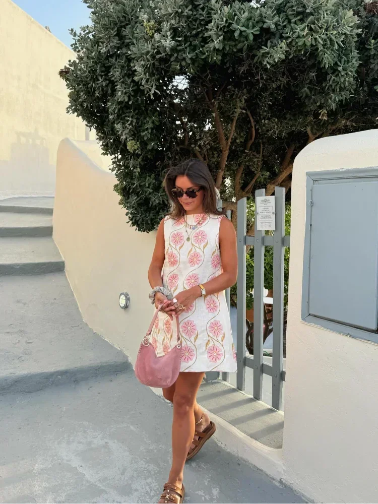Robe Courte Blanche Sans Manches Motifs Floraux Roses | ROBEMODE