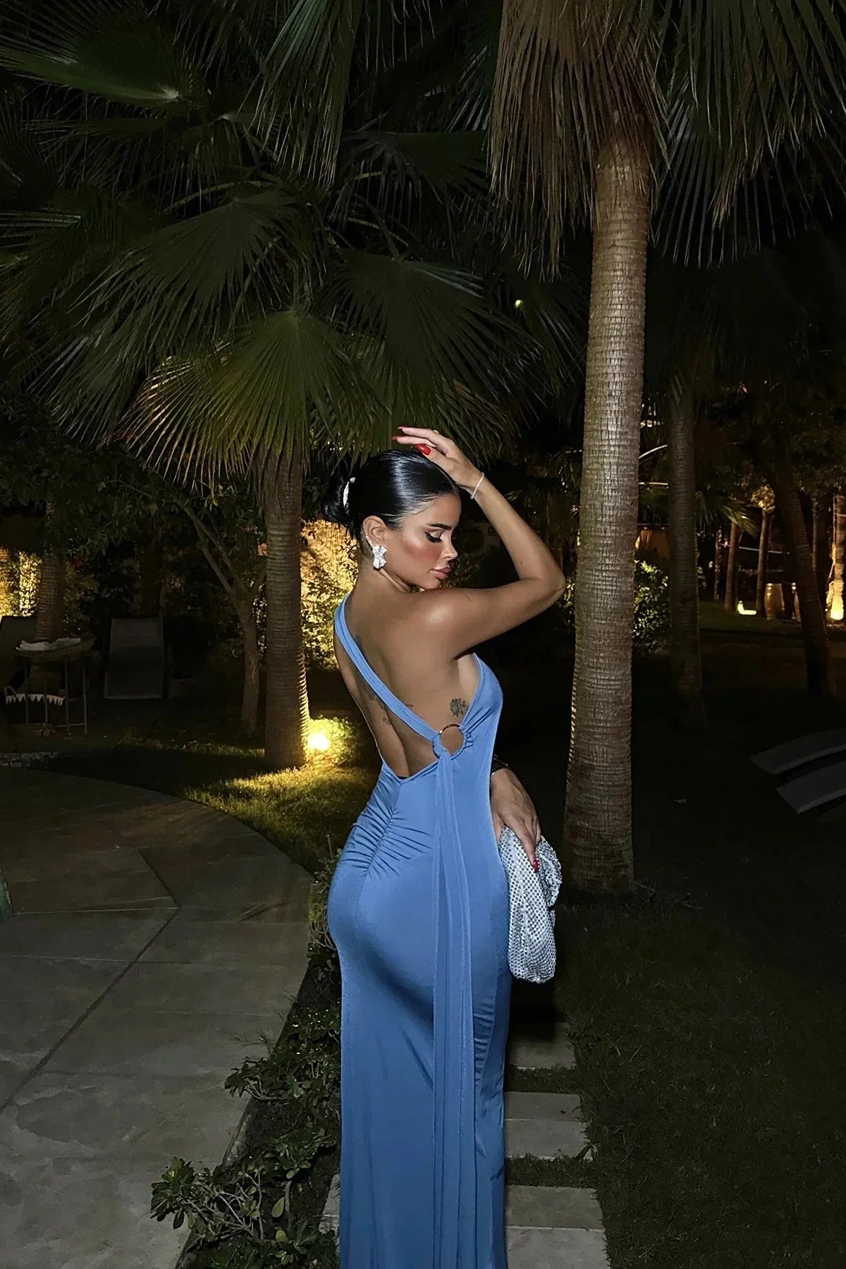 Robe asymétrique bleue fendue soirée sans manches