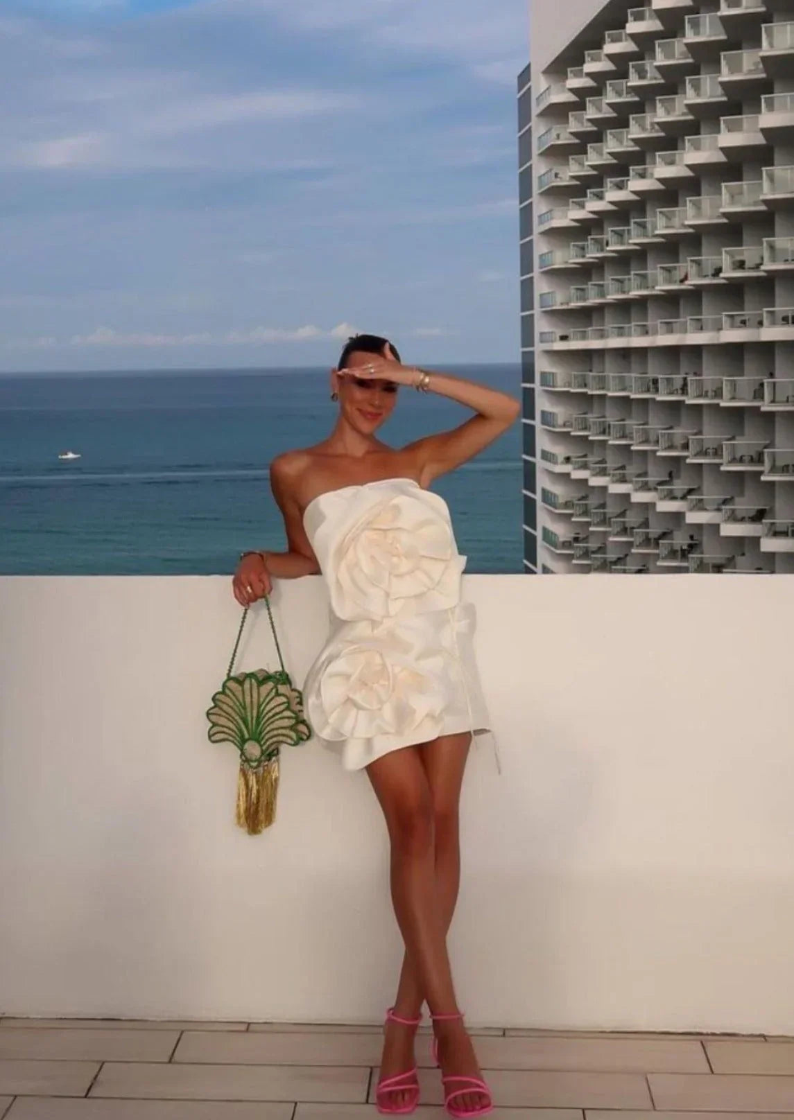 Robe Courte Femme Blanche à Fleurs 1 Coloris | ROBEMODE