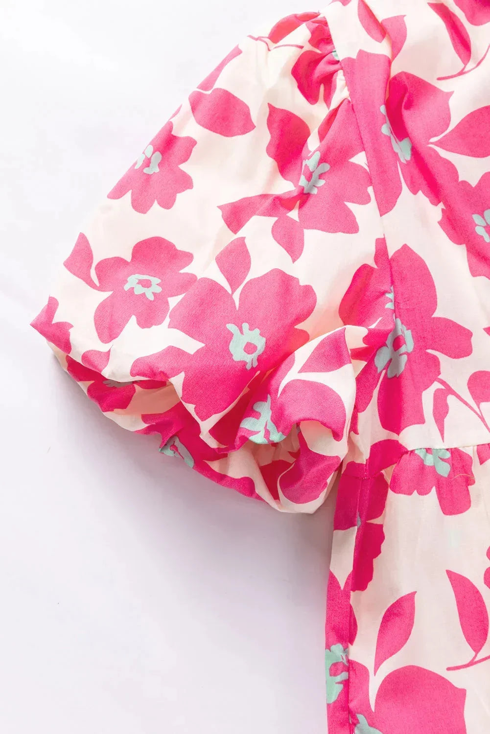 Robe courte rose florale à manches bouffantes été | Coupe féminine + Style élégant + Facile à accessoiriser – ROBEMODE