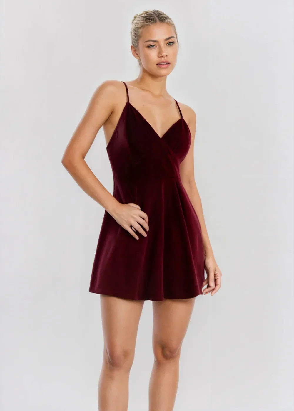 Robe Courte Patineuse Bordeaux Col V Velours Soirée | ROBEMODE