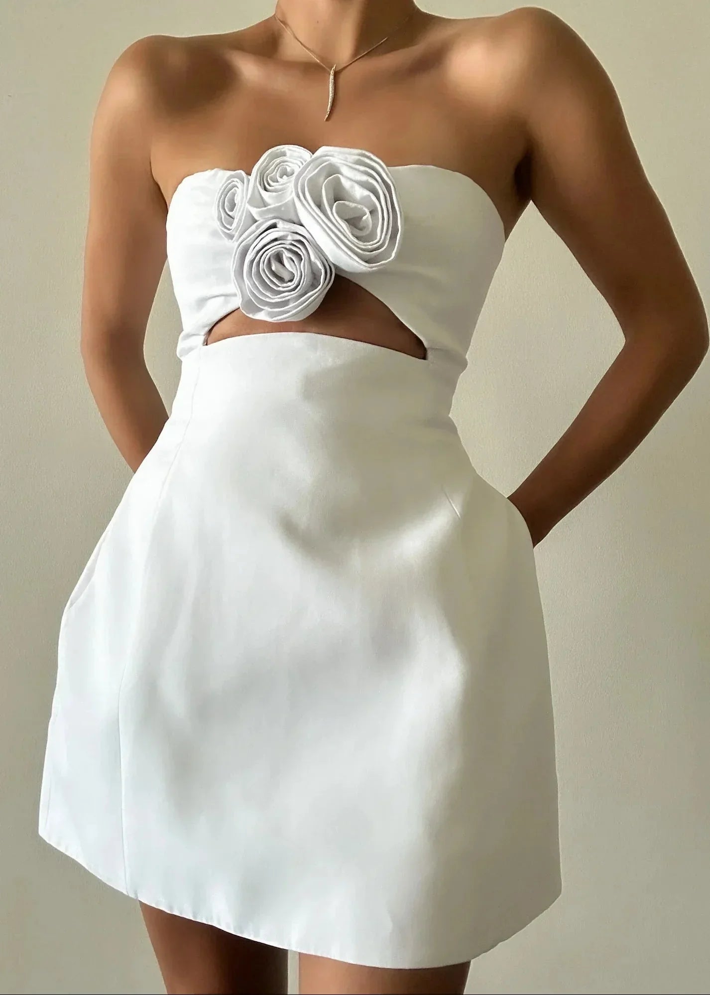 Robe Courte Soirée Bustier Fleurs Rose 1 Coloris | ROBEMODE