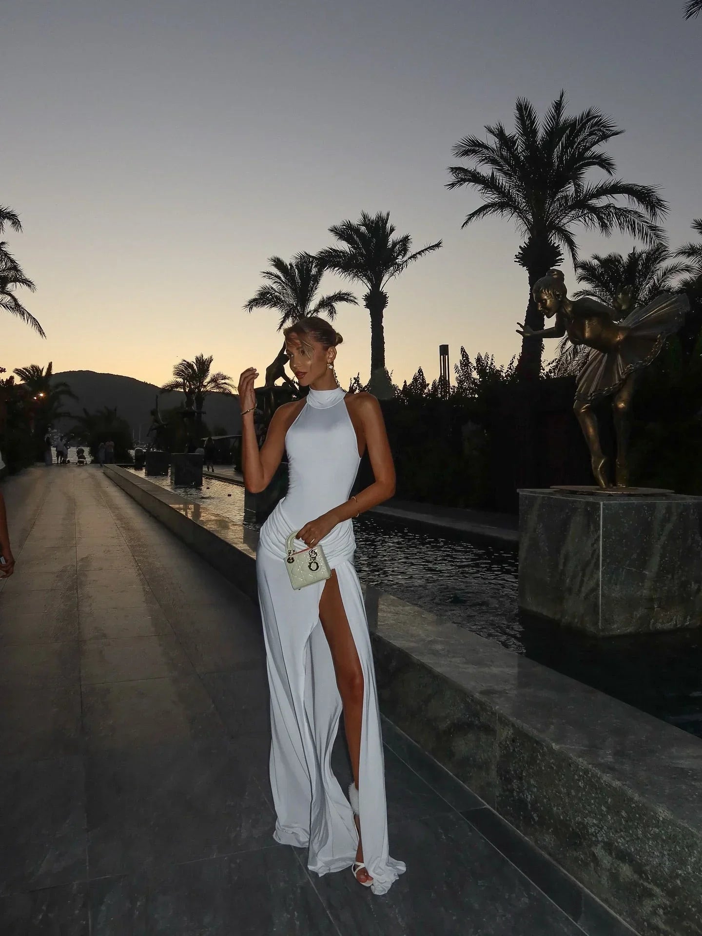 Robe longue ete femme blanche a fente haute | Coupe féminine + Style élégant + Facile à accessoiriser – ROBEMODE