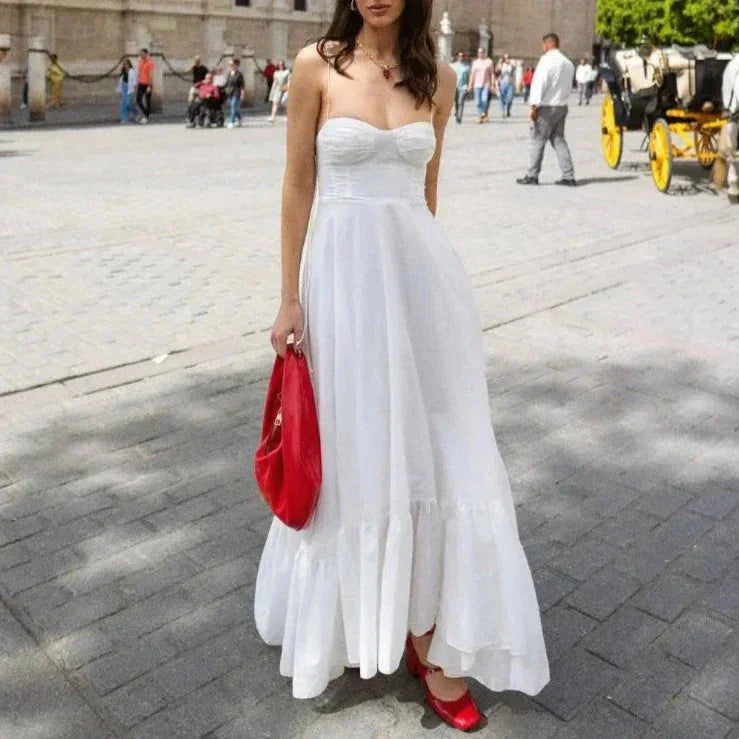 Robe longue blanche été avec buste froncé et bretelles fines