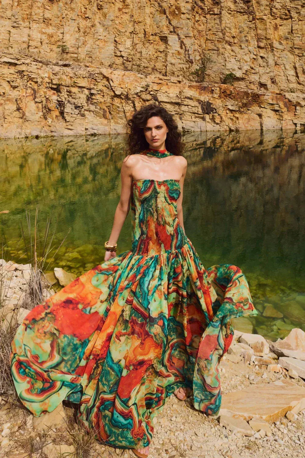 Robe longue buste dénudé imprimé multicolore | ROBEMODE