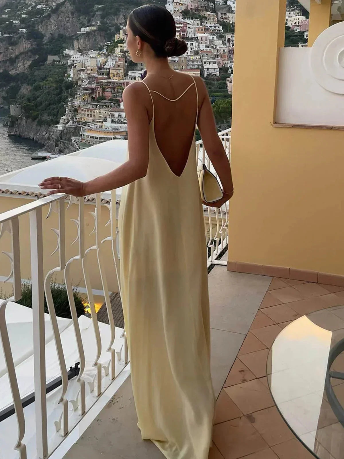Robe longue dos nu jaune pour été plage détente