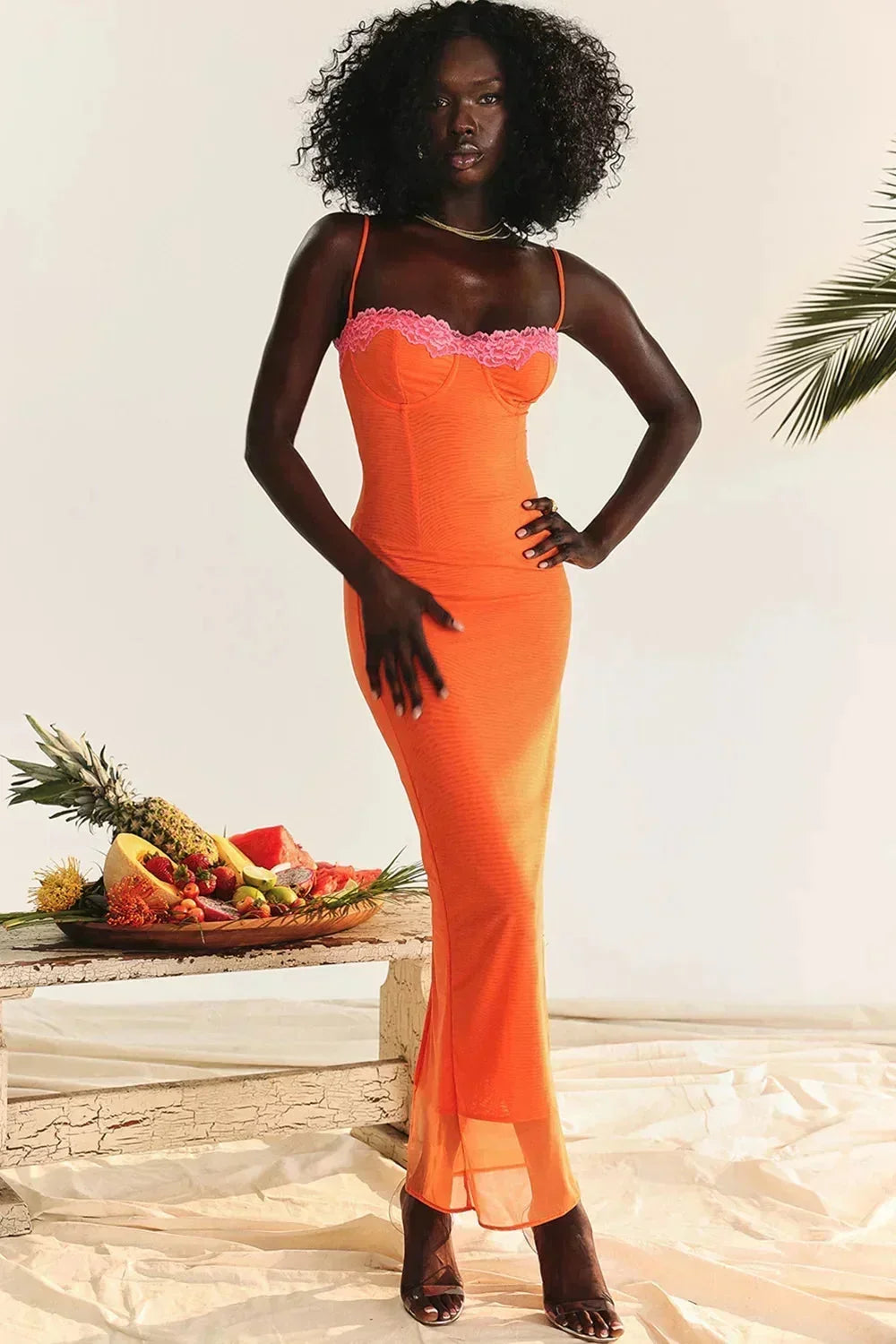 Robe longue femme avec bretelles ajustables et motifs floraux | Coupe féminine + Style élégant + Facile à accessoiriser – ROBEMODE
