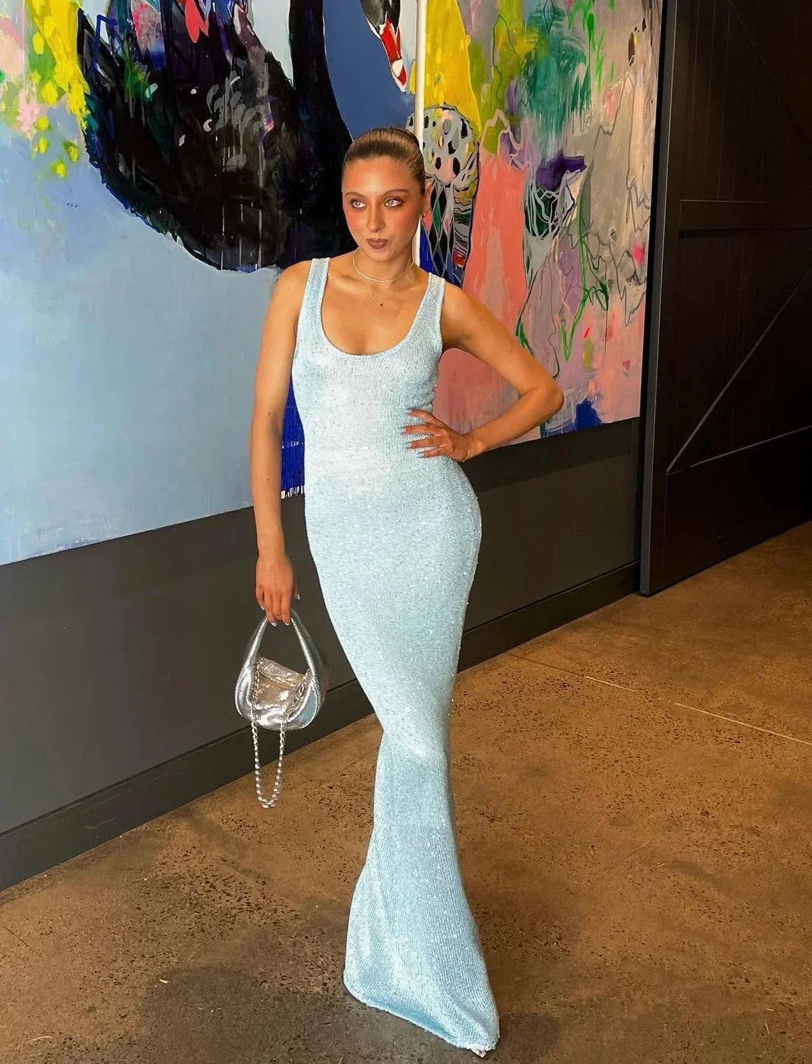 Robe longue femme bleu glacé sans manches ajustée | Coupe féminine + Style élégant + Facile à accessoiriser – ROBEMODE