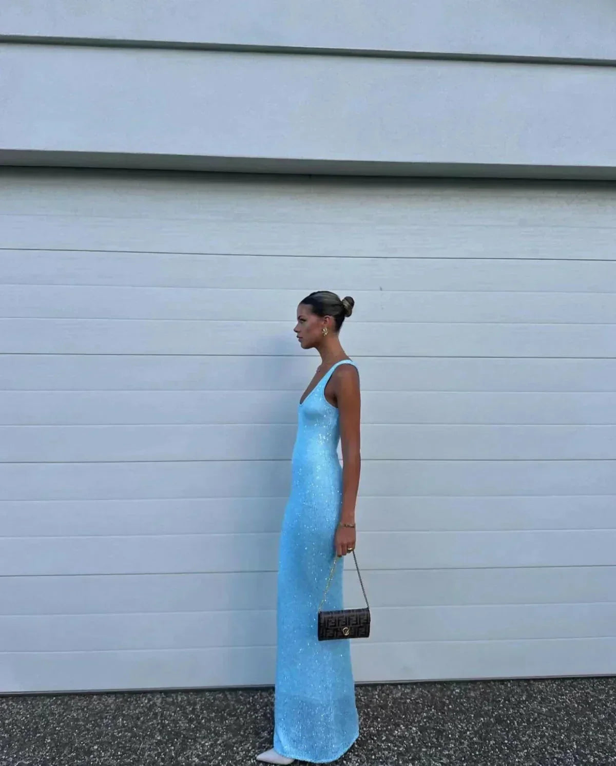 Robe longue femme bleu glacé sans manches ajustée | Coupe féminine + Style élégant + Facile à accessoiriser – ROBEMODE