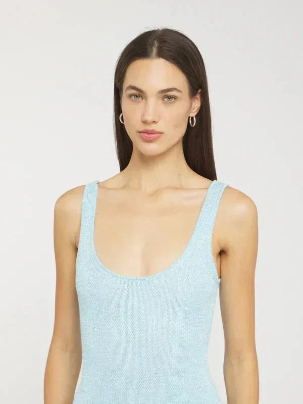 Robe longue femme bleu glacé sans manches ajustée | Coupe féminine + Style élégant + Facile à accessoiriser – ROBEMODE