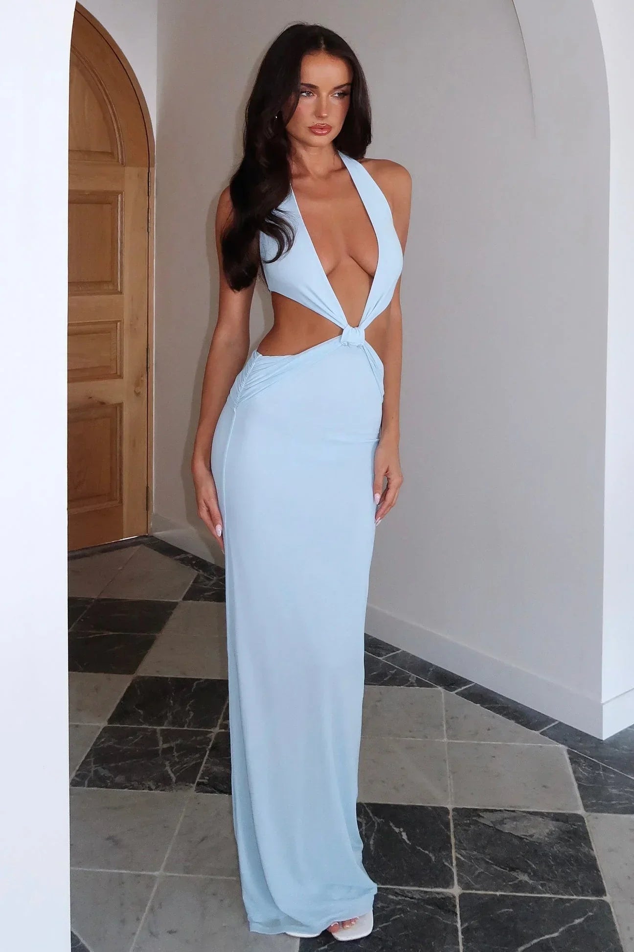 Robe longue femme bleue dos nu | Coupe féminine + Style élégant + Facile à accessoiriser – ROBEMODE