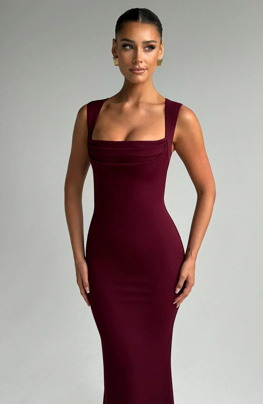 Robe longue femme bordeaux sans manches élégante