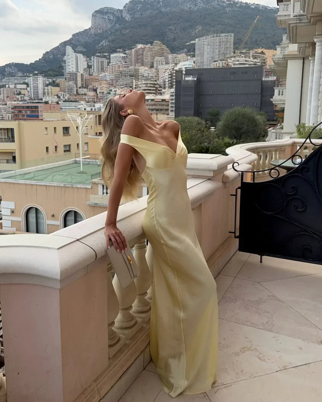 Robe longue femme jaune epaules denudees | Coupe féminine + Style élégant + Facile à accessoiriser – ROBEMODE
