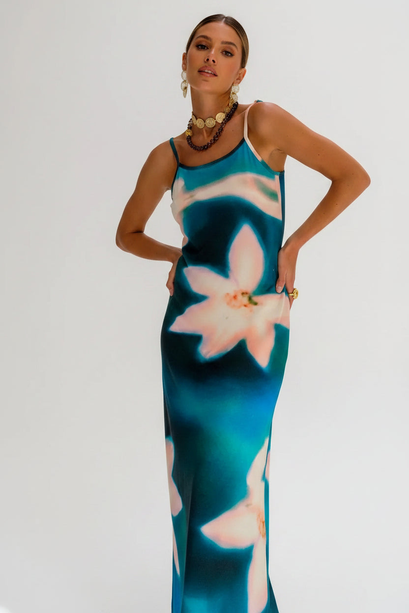 Robe longue femme motifs artistiques avec bretelles fines | Coupe féminine + Style élégant + Facile à accessoiriser – ROBEMODE