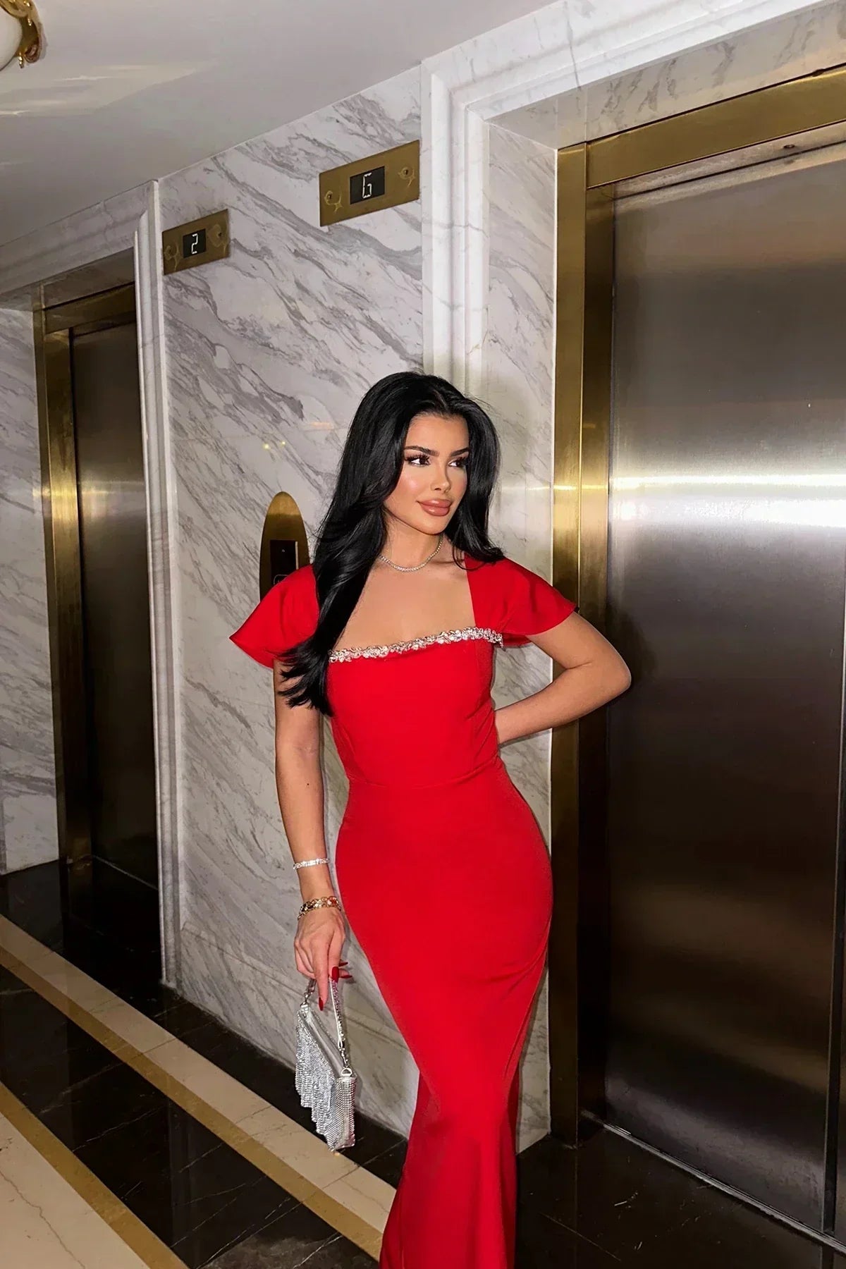 Robe longue femme rouge épaule drapée | ROBEMODE