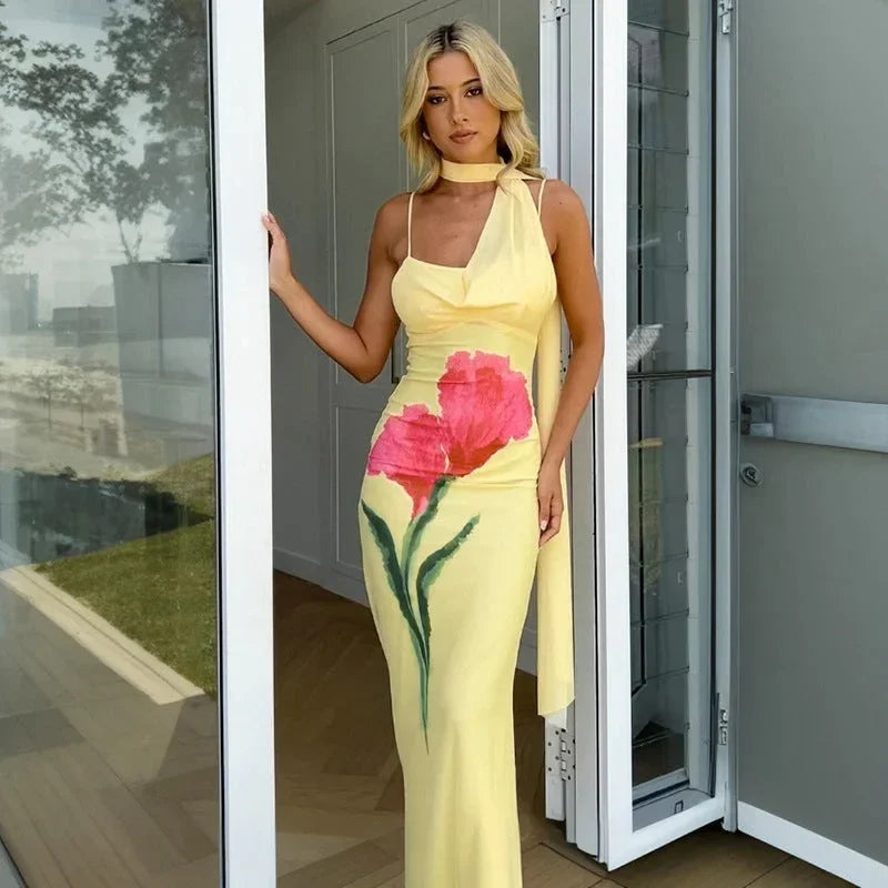 Robe longue femme jaune imprimé floral col licou | Coupe féminine + Style élégant + Facile à accessoiriser – ROBEMODE