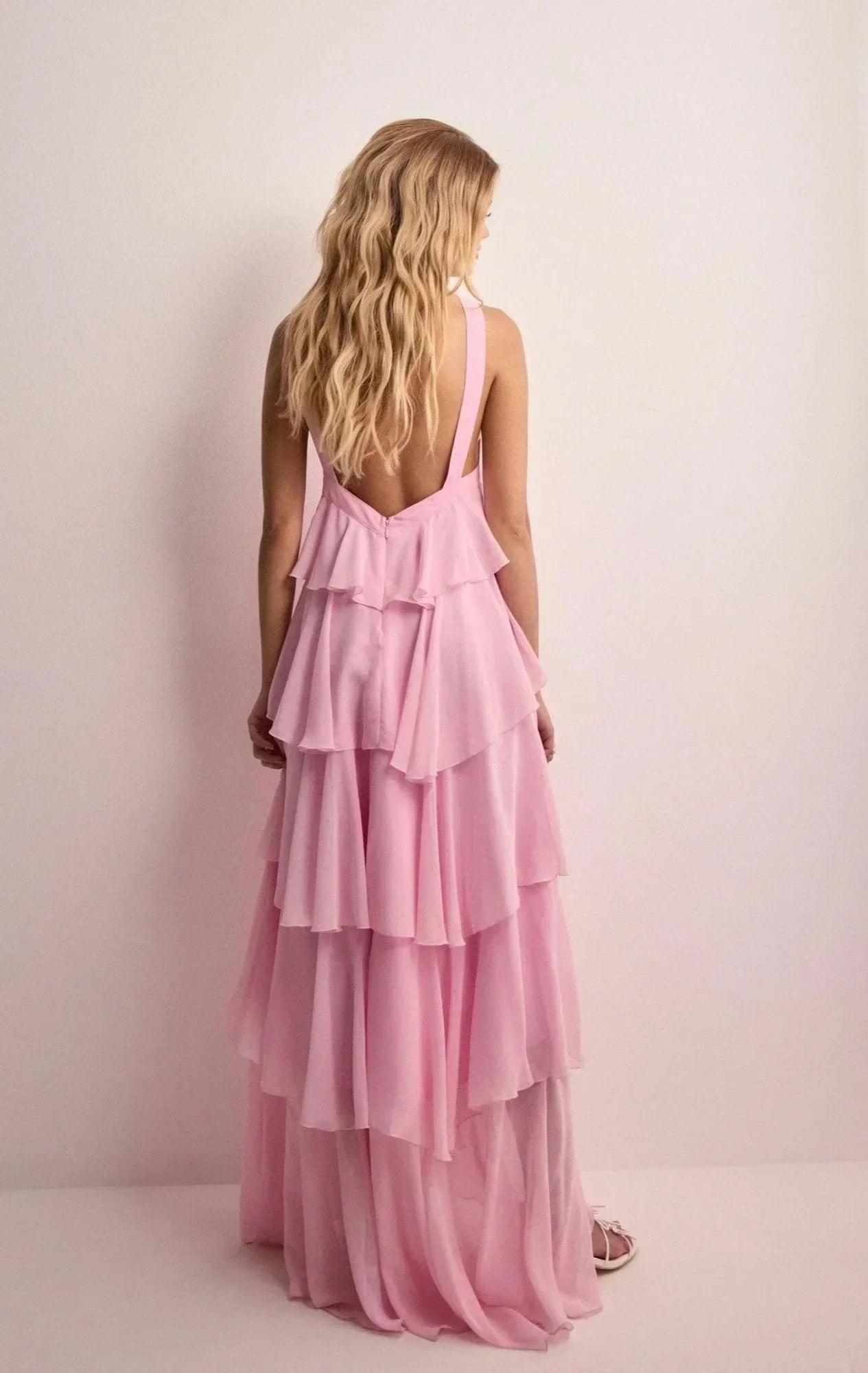 Robe longue rose col licou volants floraux