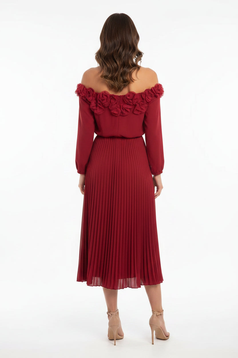 Robe longue rouge épaules dénudées avec volants et jupe plissée | ROBEMODE