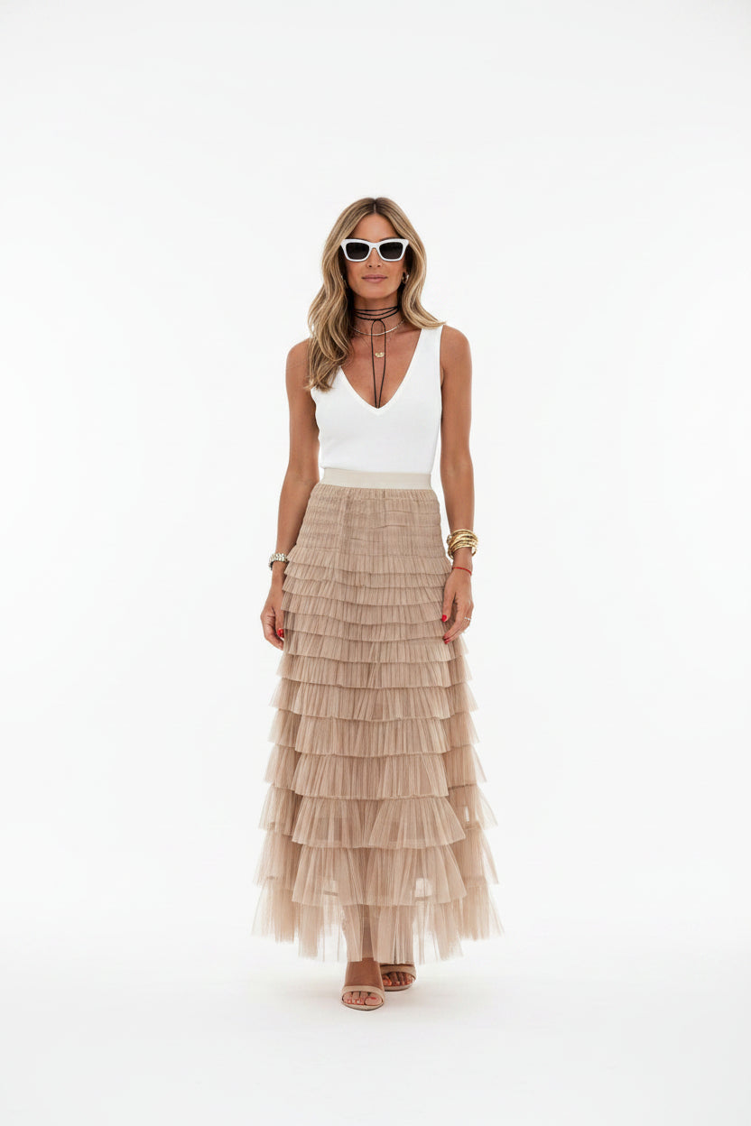 Jupe longue femme à volants beige et débardeur blanc | Coupe féminine + Style élégant + Facile à accessoiriser – ROBEMODE