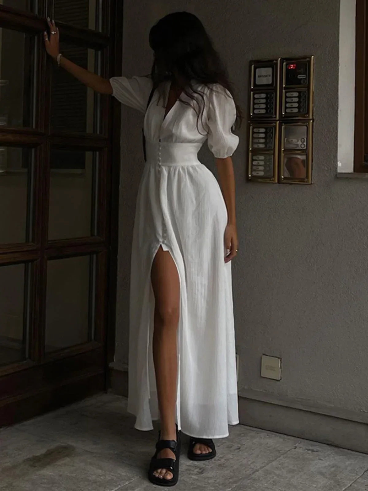 Robe longue cintrée avec boutons et manches bouffantes | Coupe féminine + Style élégant + Facile à accessoiriser – ROBEMODE