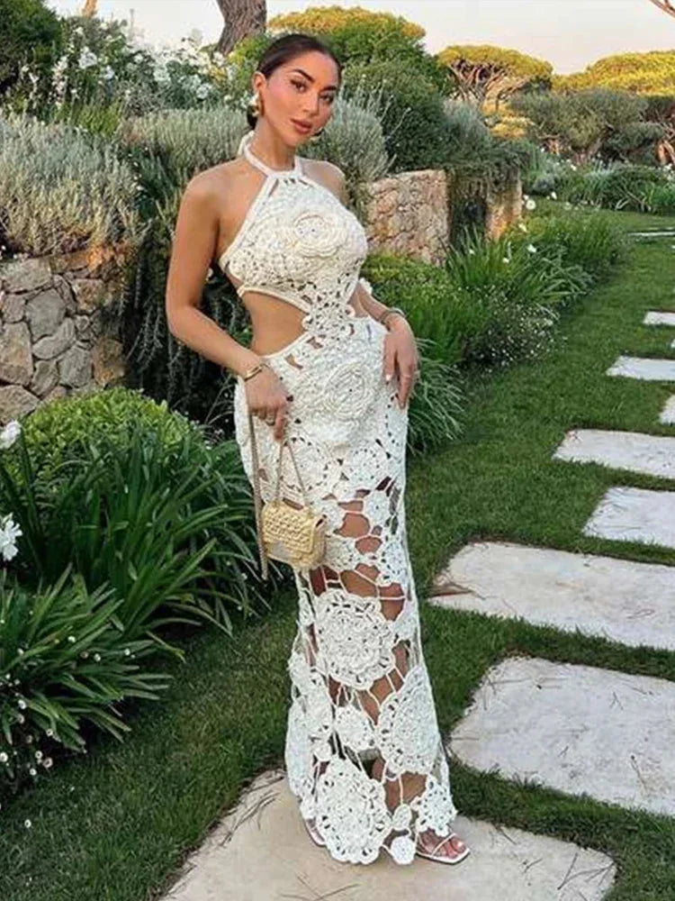 Robe longue crochet blanc sans manches découpes été