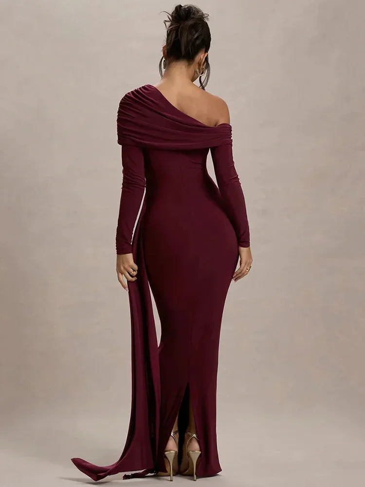 Robe longue femme épaules dénudées avec traîne