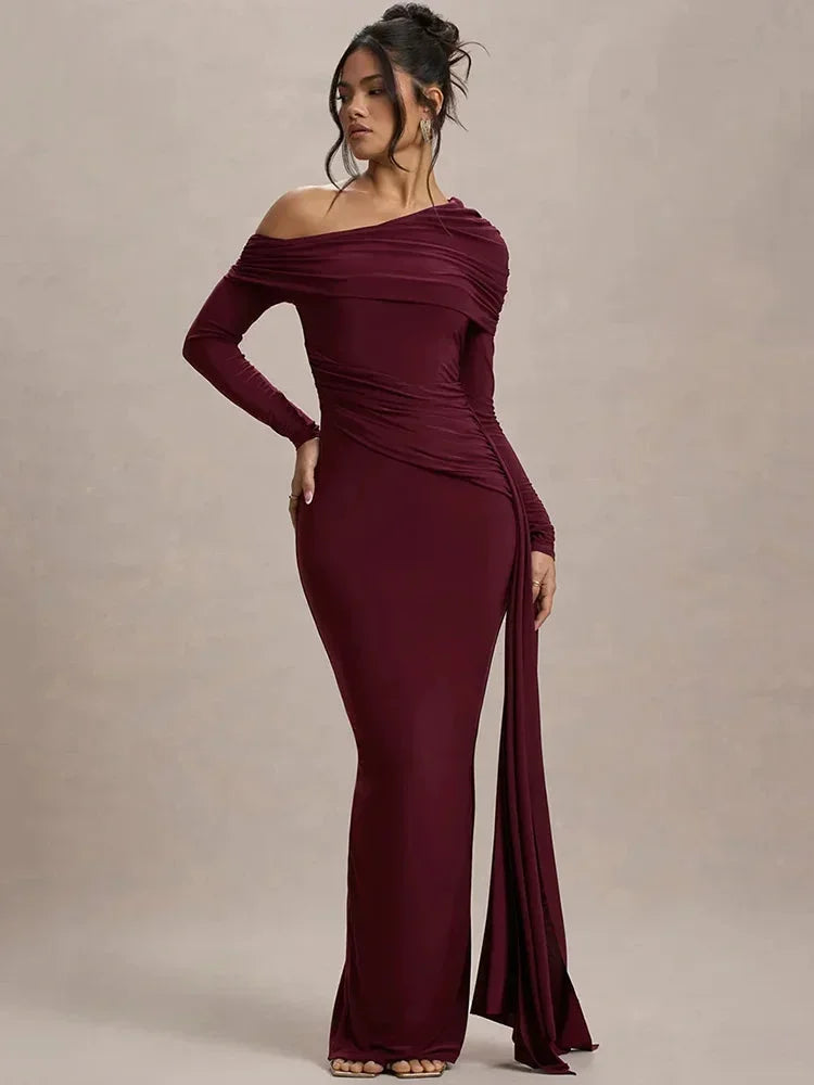 Robe longue femme épaules dénudées avec traîne