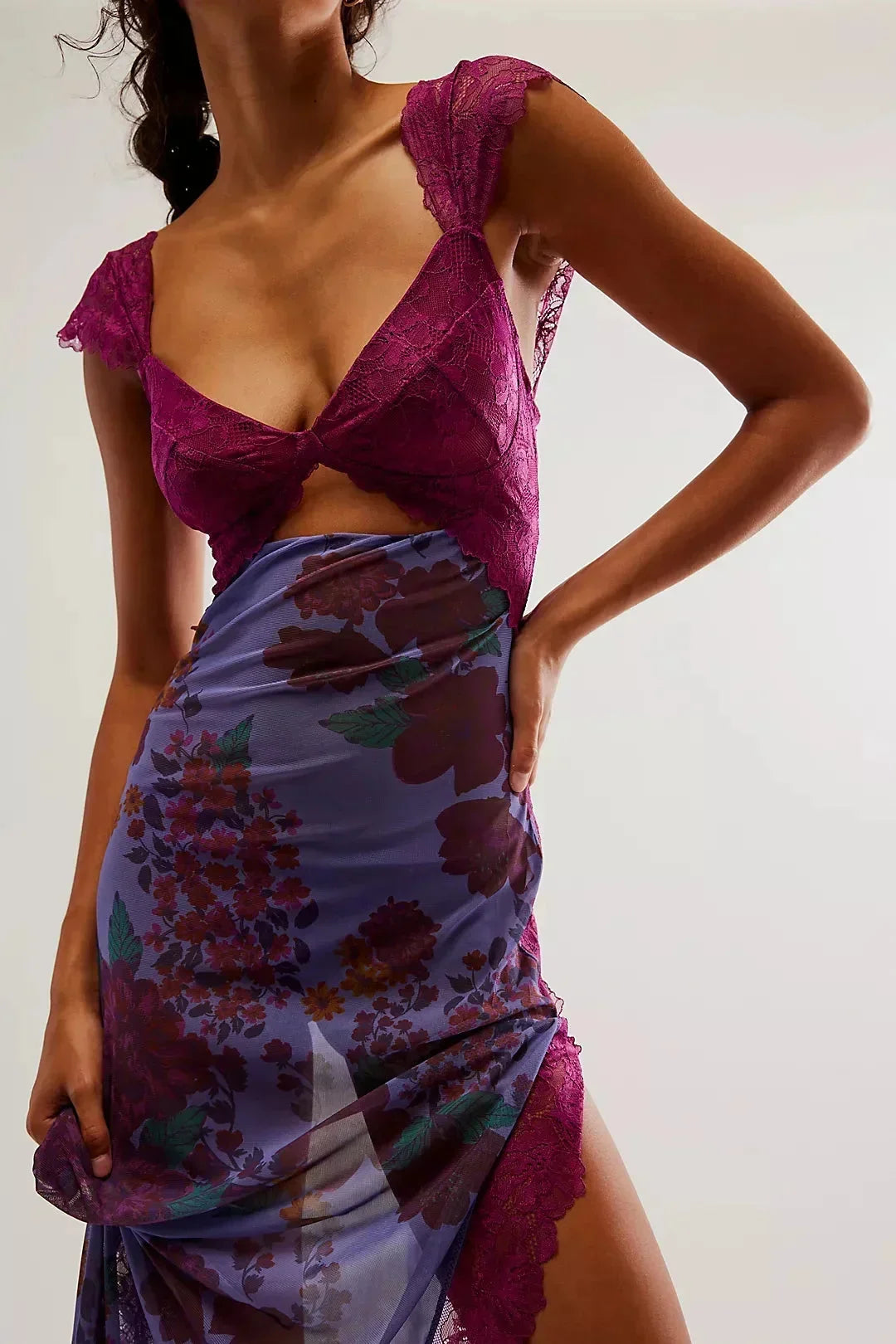 Robe maxi florale transparente dentelle cache-cœur | ROBEMODE