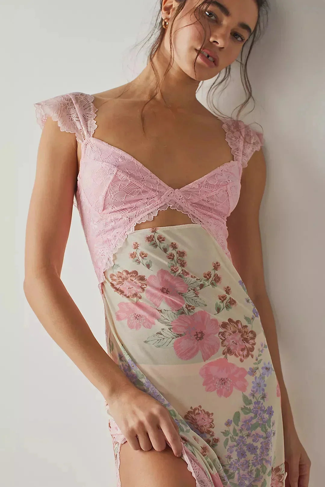 Robe maxi florale transparente dentelle cache-cœur | ROBEMODE