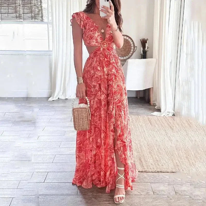 Robe longue florale avec découpes et col V élégant