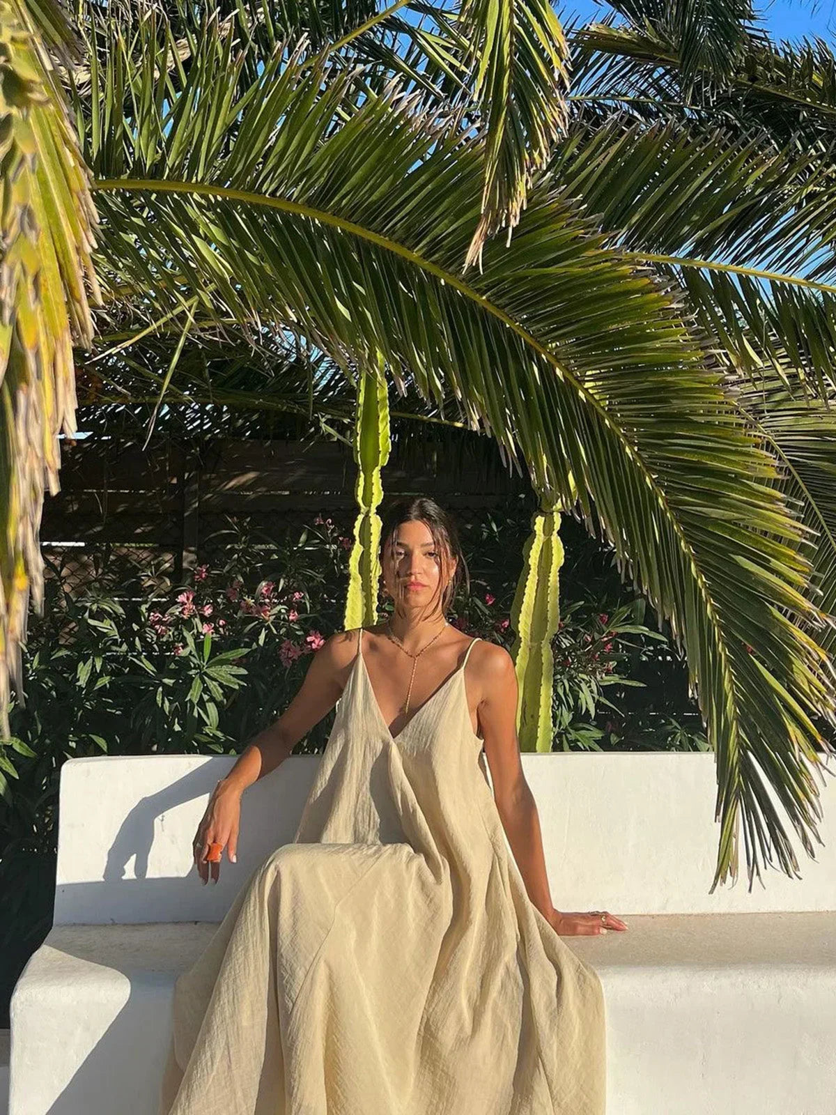 Robe longue fluide femme avec bretelles fines et volants | Coupe féminine + Style élégant + Facile à accessoiriser – ROBEMODE