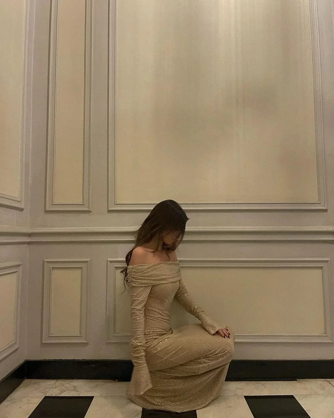 Robe longue femme pailletée épaules dénudées soirée