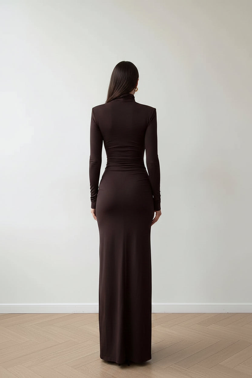 Robe maxi marron femme avec col roulé et manches longues | Coupe féminine + Style élégant + Facile à accessoiriser – ROBEMODE
