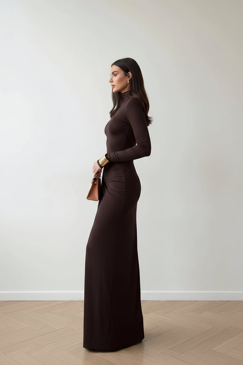 Robe maxi marron femme avec col roulé et manches longues | Coupe féminine + Style élégant + Facile à accessoiriser – ROBEMODE